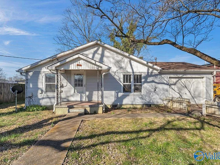 Fixer-Upper in Prime Huntsville Location | 2 Beds, 1 Bath – $89,900