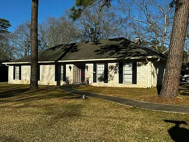 Spacious 4-Bedroom Home in Hattiesburg, MS – Prime Location & Endless Potential! | $220,000