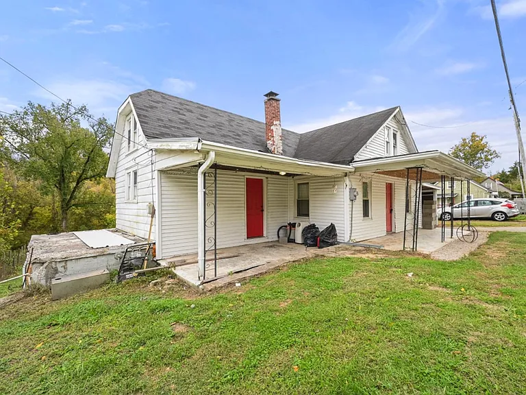 Fixer-Upper with Endless Potential – Spacious Home Near Town! | $100,000