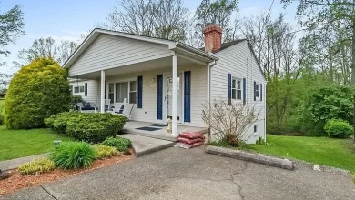 Photo of $159,900 – Charming 3-Bedroom Home with Deck on 0.25 Acres in Huntington, WV