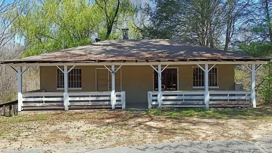 Photo of $134,900 – Investment Opportunity: 3-Bedroom Home on 1.12 Acres in Talking Rock, GA