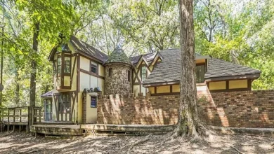Photo of $80.000—Enchanting 3-Acre Fixer-Upper in Grenada, MS – Your Country Retreat Awaits
