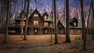 Photo of $252.000 – 20.75 Acres of Rustic Mountain Charm – A Secluded Log Cabin Retreat