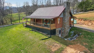 Photo of Cozy Mountain Retreat in TN – True Log Cabin Living in Mountain City