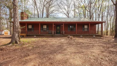 Photo of $164.000 – 3 beds, 2 baths, 1682sqft Investment Home with 2 Acres in Jackson, TN – Renovation Opportunity with Extra Lot Included