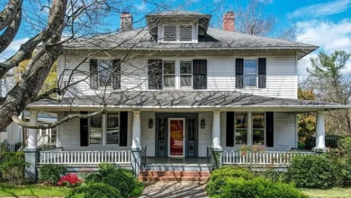 Photo of Classic Colonial Revival Opportunity in Reidsville NC – Historic Charm on a 0.31-Acre Lot