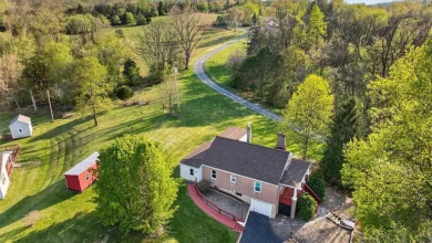 Photo of Classic Cape Cod Retreat with Mountain Views in VA Near Front Royal and Scenic Outdoor Attractions