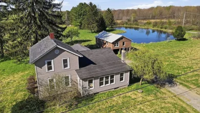 Photo of $140.000 – Fixer-Upper Farmhouse on 9 Acres with Pond & Huge Potential