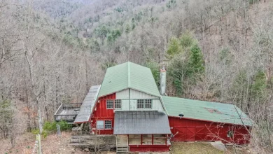 Photo of Mountain Retreat on 5 Acres with Huge Potential in Del Rio, TN