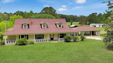 Photo of $199.000 – Spacious 3,000+ Sqft Home on 3.21 Acres with Strong Potential