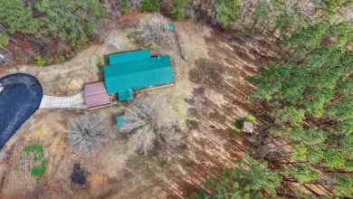 Photo of $195.000 – Charming 1,680 Sqft Home on 4 Acres with Fireplace & Homestead Touches in AL
