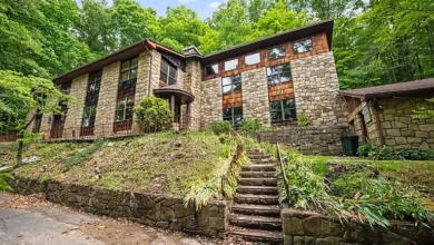 Photo of $295.000 – Spacious Country Home on 25 Acres with Endless Potential in Charleston, WV