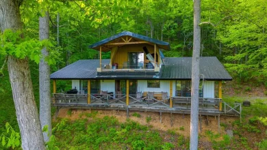 Photo of Mountain Cabin on 2.57 Acres with Stunning Views in NC
