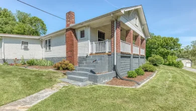 Photo of $189.900 – Private Farm Cottage on 3.17 Acres with Barn and Country Charm in Bristol, TN