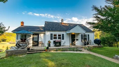 Photo of Unrestricted Homestead on 5 Acres with Creek and Garage/Shop