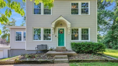 Photo of Charming Historic Home on 0.32 Acres with Investment Potential in Saint Louis, MO