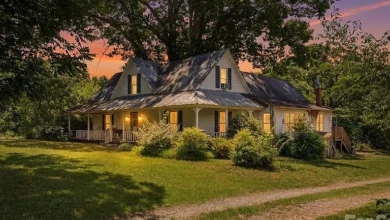 Photo of Historic Home on 4.76 Acres with Huge Workshop in Statesville, NC